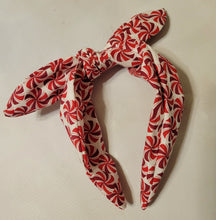 Load image into Gallery viewer, Peppermint swirl knotty headband
