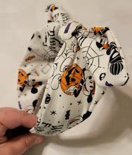 Load image into Gallery viewer, Mickey Halloween knotty headband
